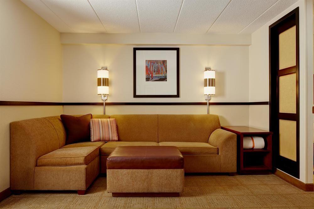 Hyatt Place Ontario/Rancho Cucamonga Екстер'єр фото