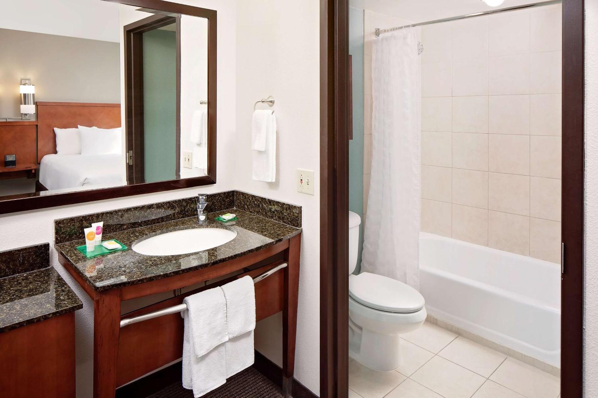 Hyatt Place Ontario/Rancho Cucamonga Екстер'єр фото