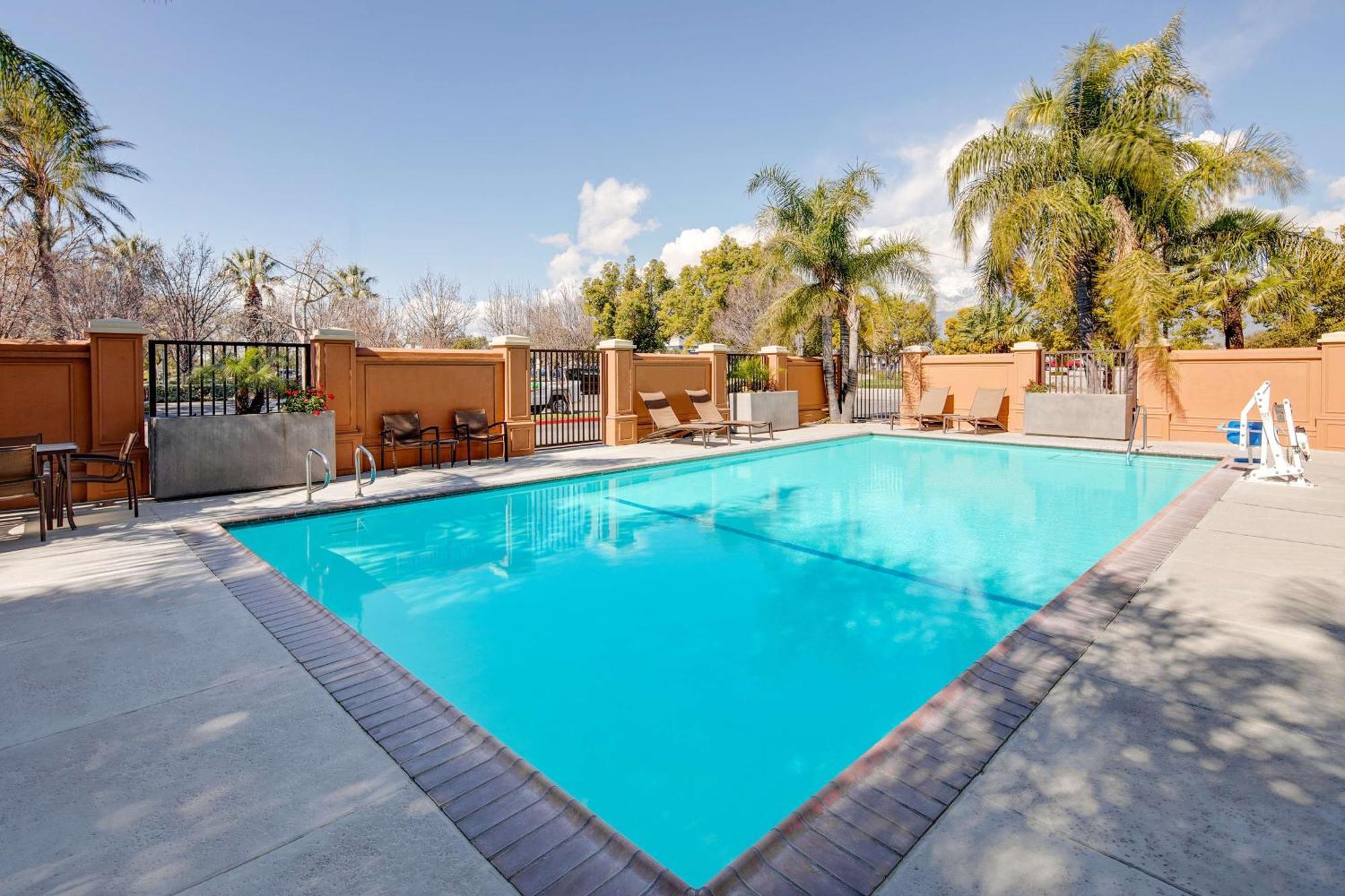 Hyatt Place Ontario/Rancho Cucamonga Екстер'єр фото