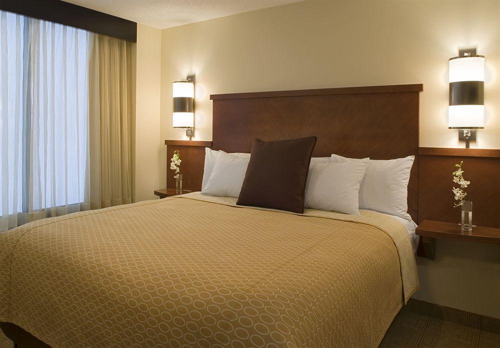 Hyatt Place Ontario/Rancho Cucamonga Екстер'єр фото
