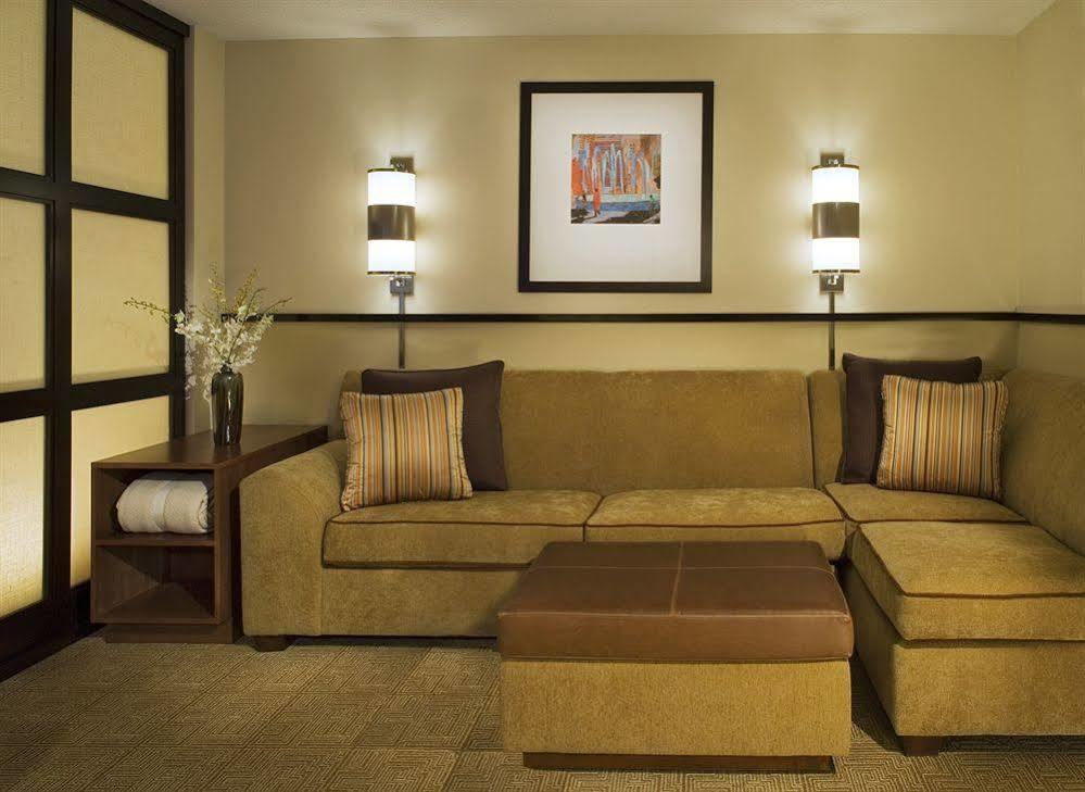 Hyatt Place Ontario/Rancho Cucamonga Екстер'єр фото