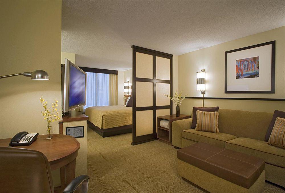 Hyatt Place Ontario/Rancho Cucamonga Номер фото