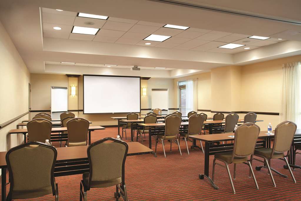 Hyatt Place Ontario/Rancho Cucamonga Зручності фото