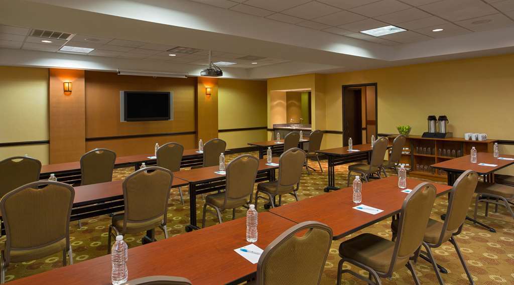 Hyatt Place Ontario/Rancho Cucamonga Зручності фото